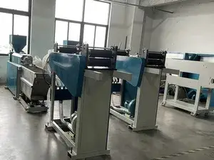 Taller de Máquinas para Extrusión de Zippers